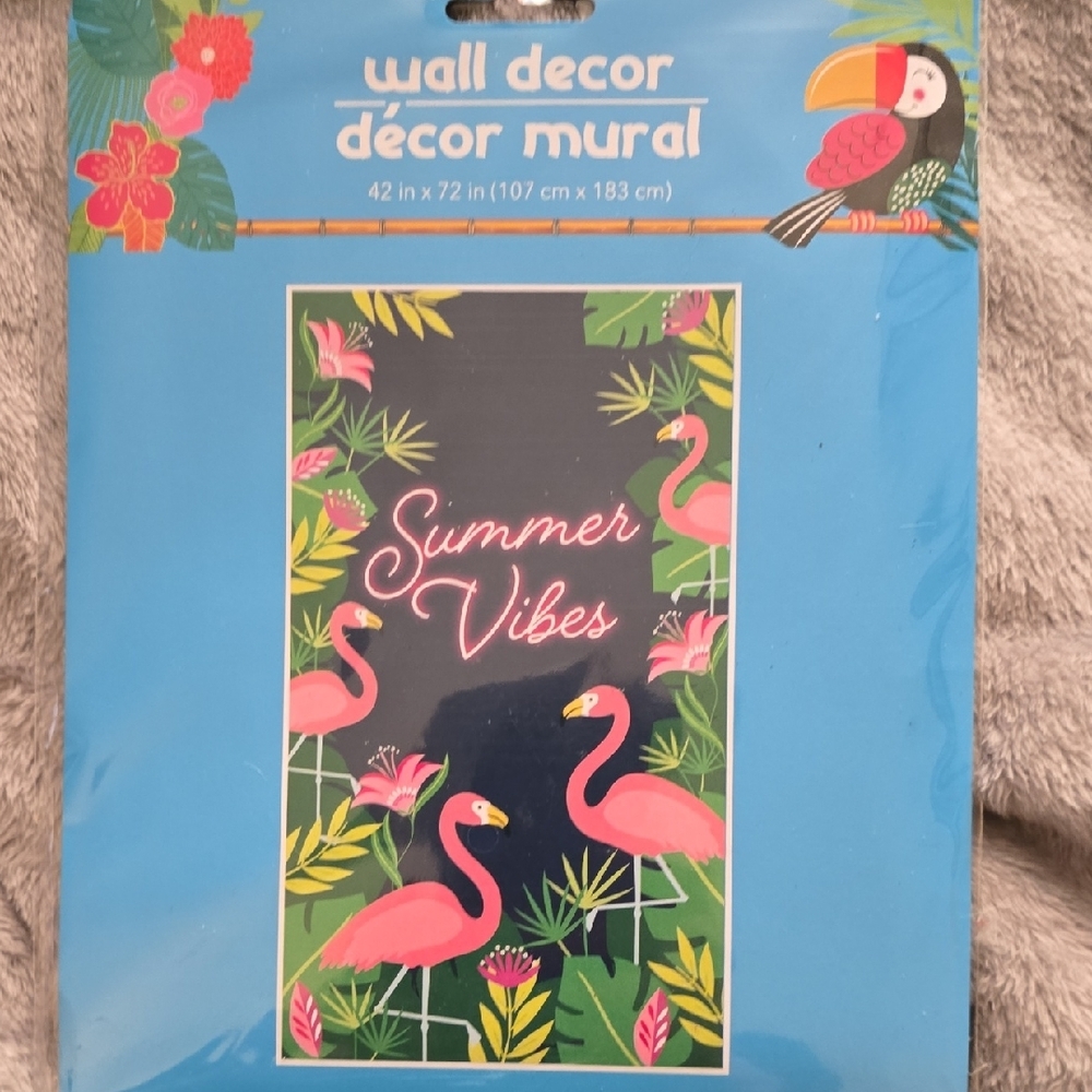 SOLD Set of 4!! Hallmark Party Invitations, 2 wall/hang decor, & Easter Cards!!! - Picture 4 of 6